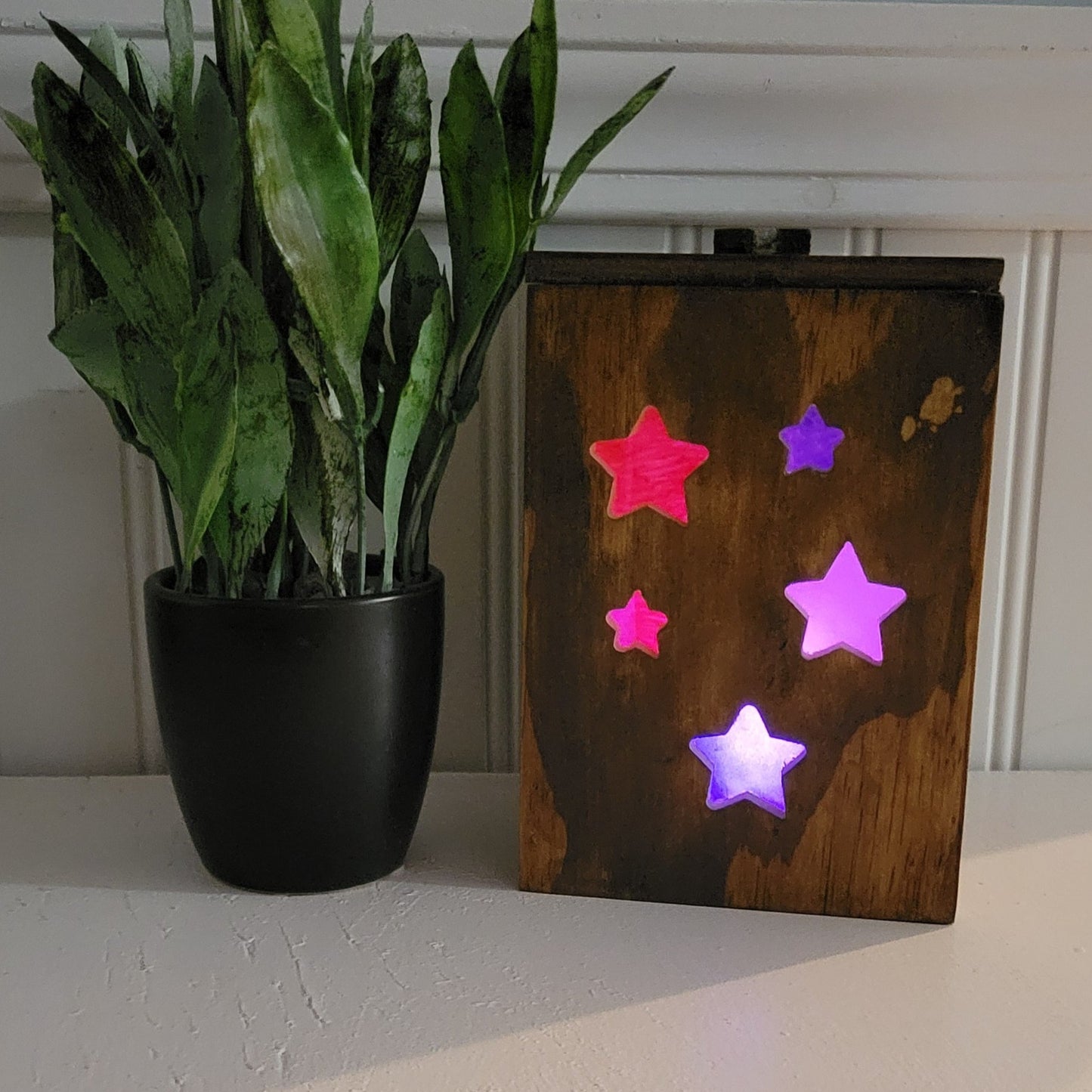 Kona Stars Light Box with lights on